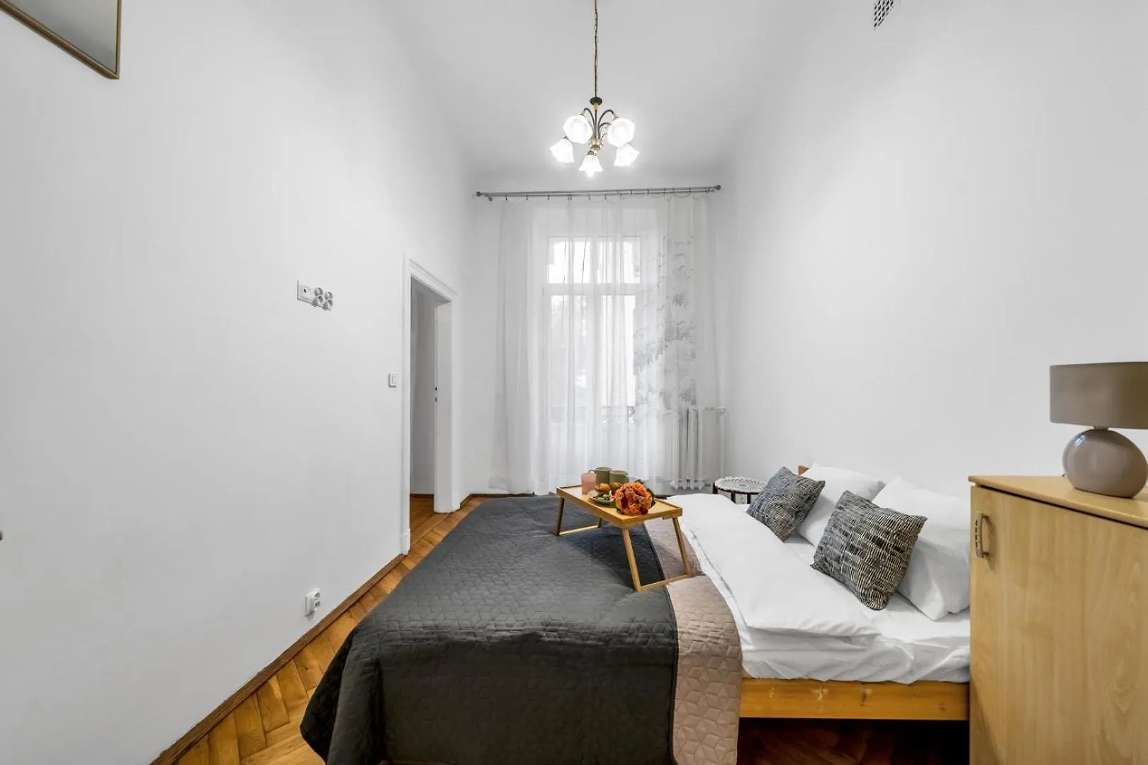 Polna Apartment - Balcony, Workspace, Top Location - By Rentujemy Warschau