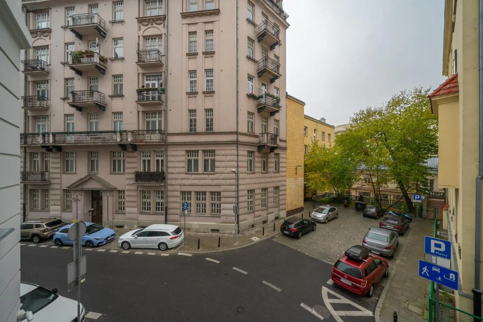 Polna Apartment - Balcony, Workspace, Top Location - By Rentujemy Warschau Polen