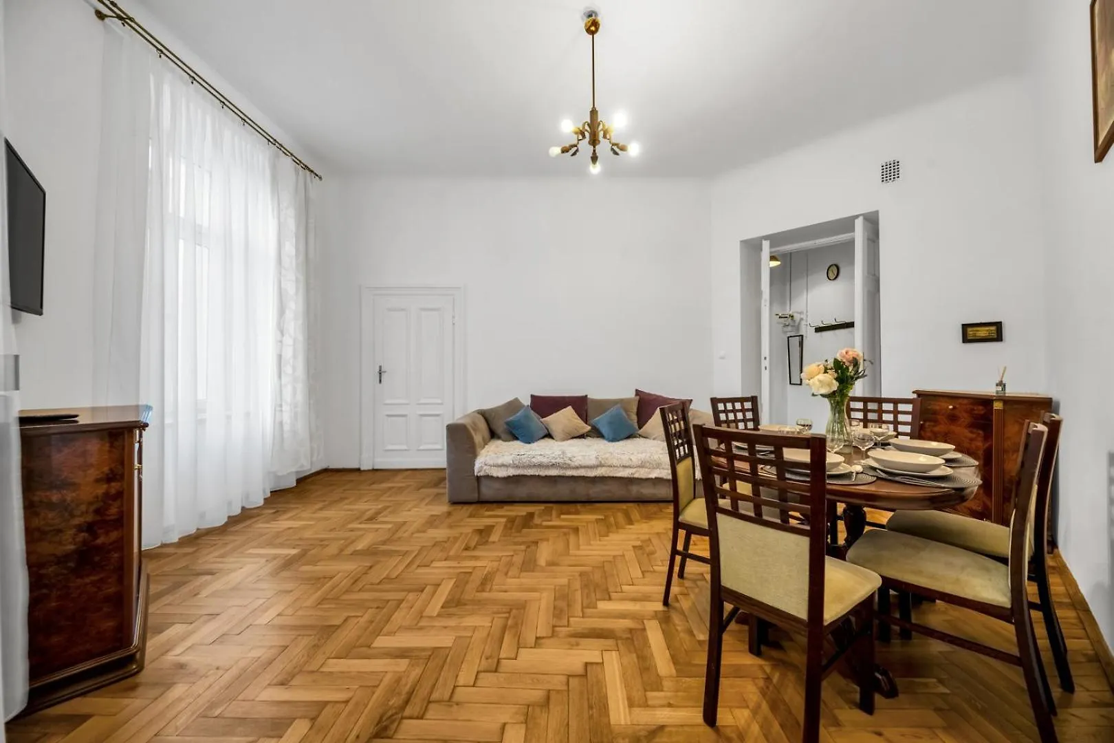 Polna Apartment - Balcony, Workspace, Top Location - By Rentujemy Warschau