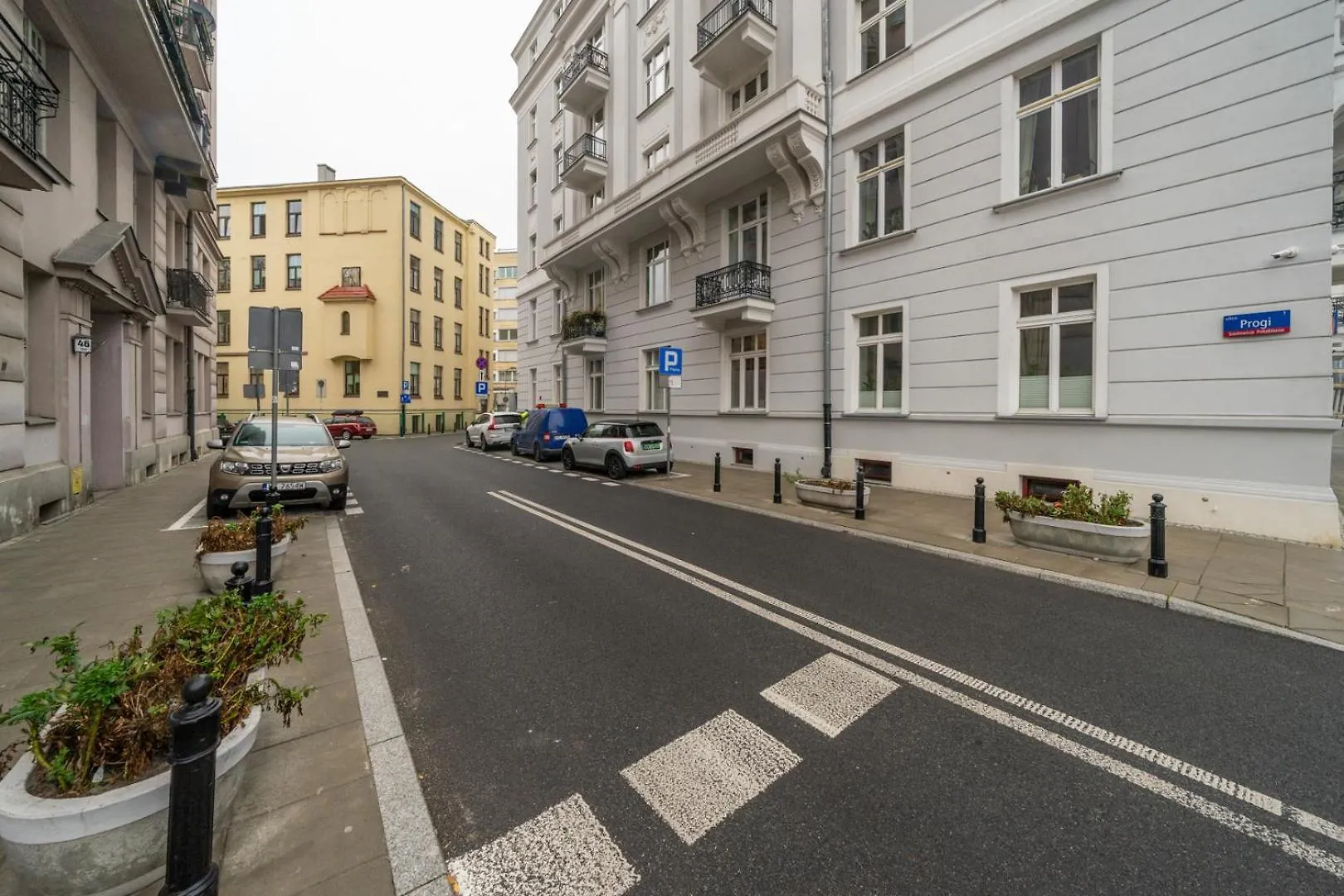 Polna Apartment - Balcony, Workspace, Top Location - By Rentujemy Warschau 0*,  Polen