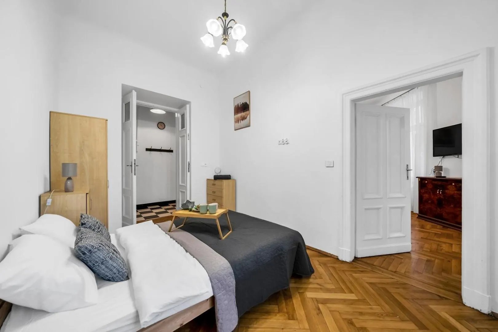 Polna Apartment - Balcony, Workspace, Top Location - By Rentujemy Warschau